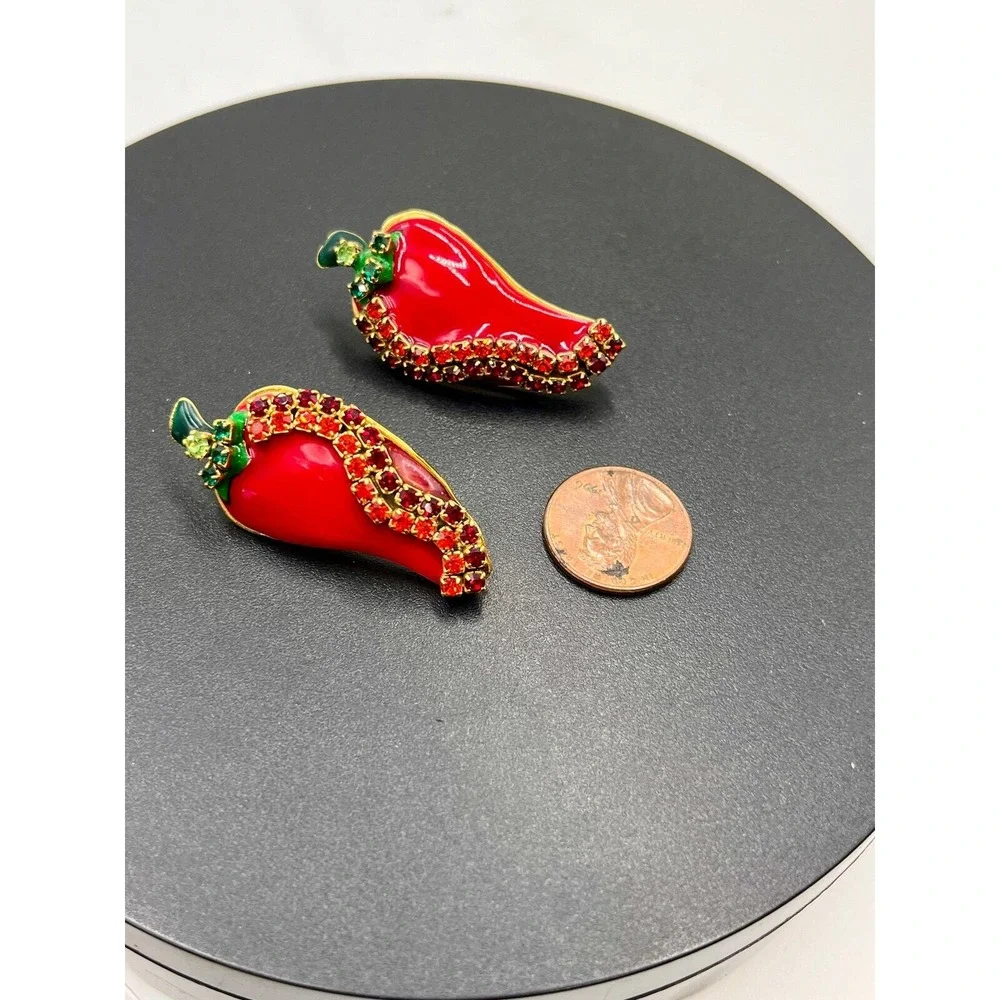 Lunch at the Ritz Vintage‎ Red Chili Pepper Enamel Rhinestone Pierced Earrings